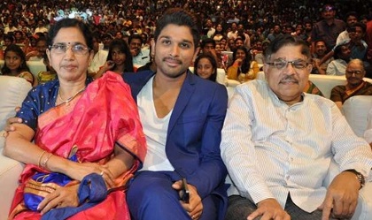 Allu Arjun with his father Allu Aravind and mother Allu Nirmala