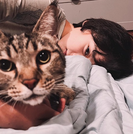 Bunga Citra Lestari with her cat