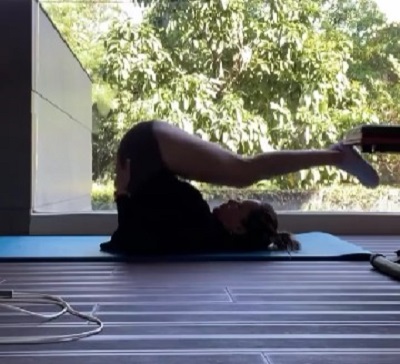 Ellen Adarna doing yoga exercises