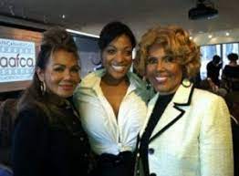 JaNet DuBois with her daughters