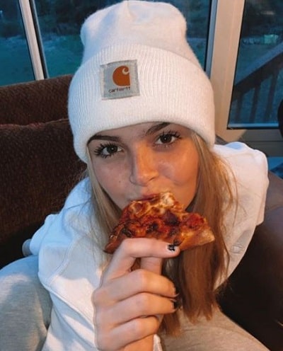 Kayla Patterson favorite food is pizza