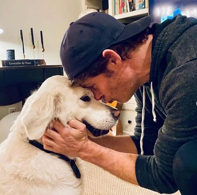 Lisa Lindes husband James Marsden with his pet dog