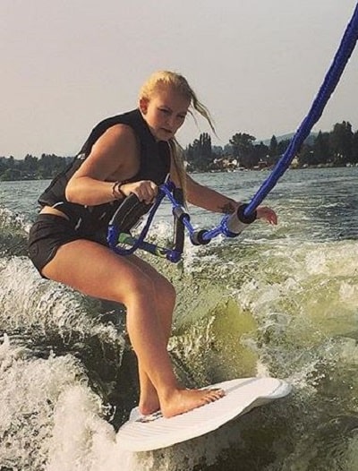 Mandy Hansen enjoying Surfing
