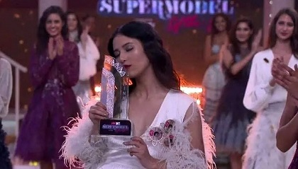 Manila Pradhan won the trophy of MTV Supermodel of the year