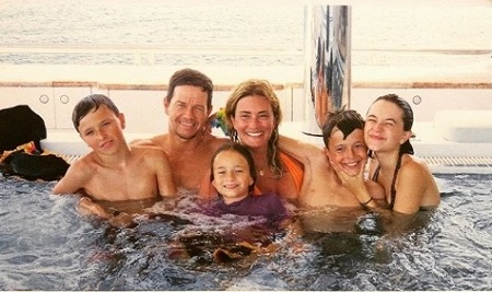 Mark Wahlberg with wife Rhea and children