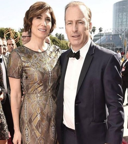 Naomi Yomtov standing along with her spouse Bob Odenkirk
