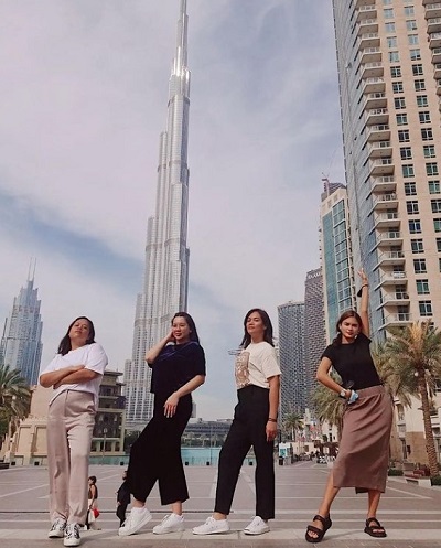 Pia Wurtzbach enjoying in Dubai with friends and sister