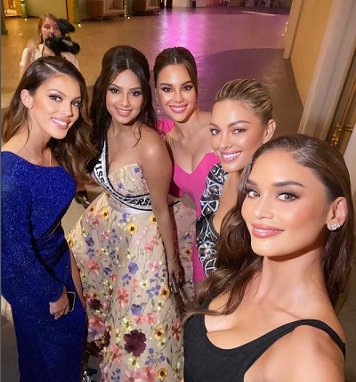 Pia Wurtzbach photograph with other Miss Universe