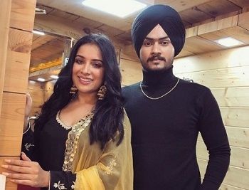 Sara Gurpal with her Co star Himmat Sandhu