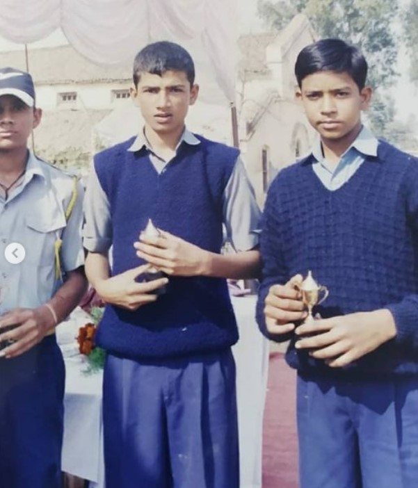 Shivankit Singh Parihars school days pic with his friends