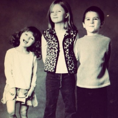 Sophi Knight alongwith her siblings during her childhood