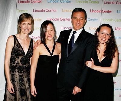 Susan Igers ex husband Bob Iger with their two daughters Kate Iger and Amanda Iger