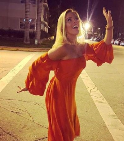 Victoria Price is having fun at Miami Beach Florida
