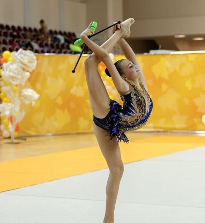 Zhenya Kotova is also a Ballet dancer